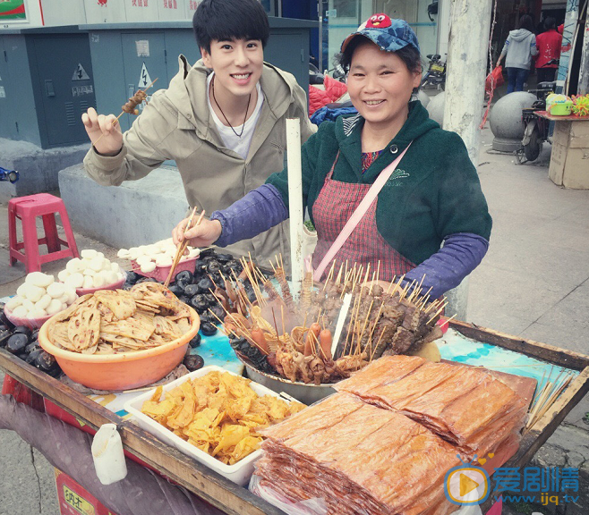 尼利特龙高清写真_尼利特龙高清剧照