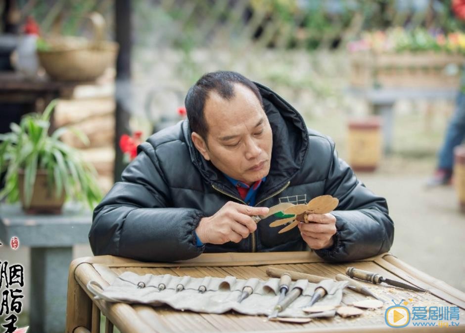 海棠经雨胭脂透片场照