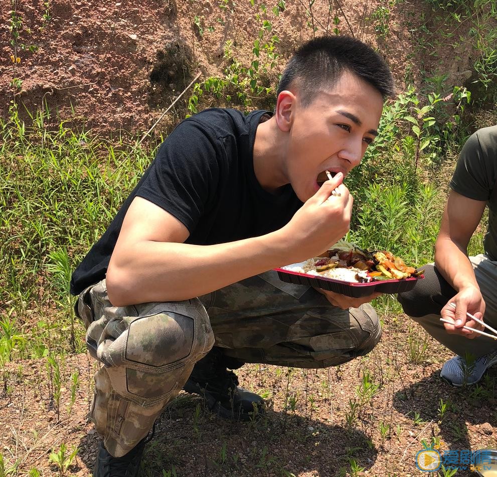 孙振宸生活照 孙振宸高清写真_孙振宸高清剧照